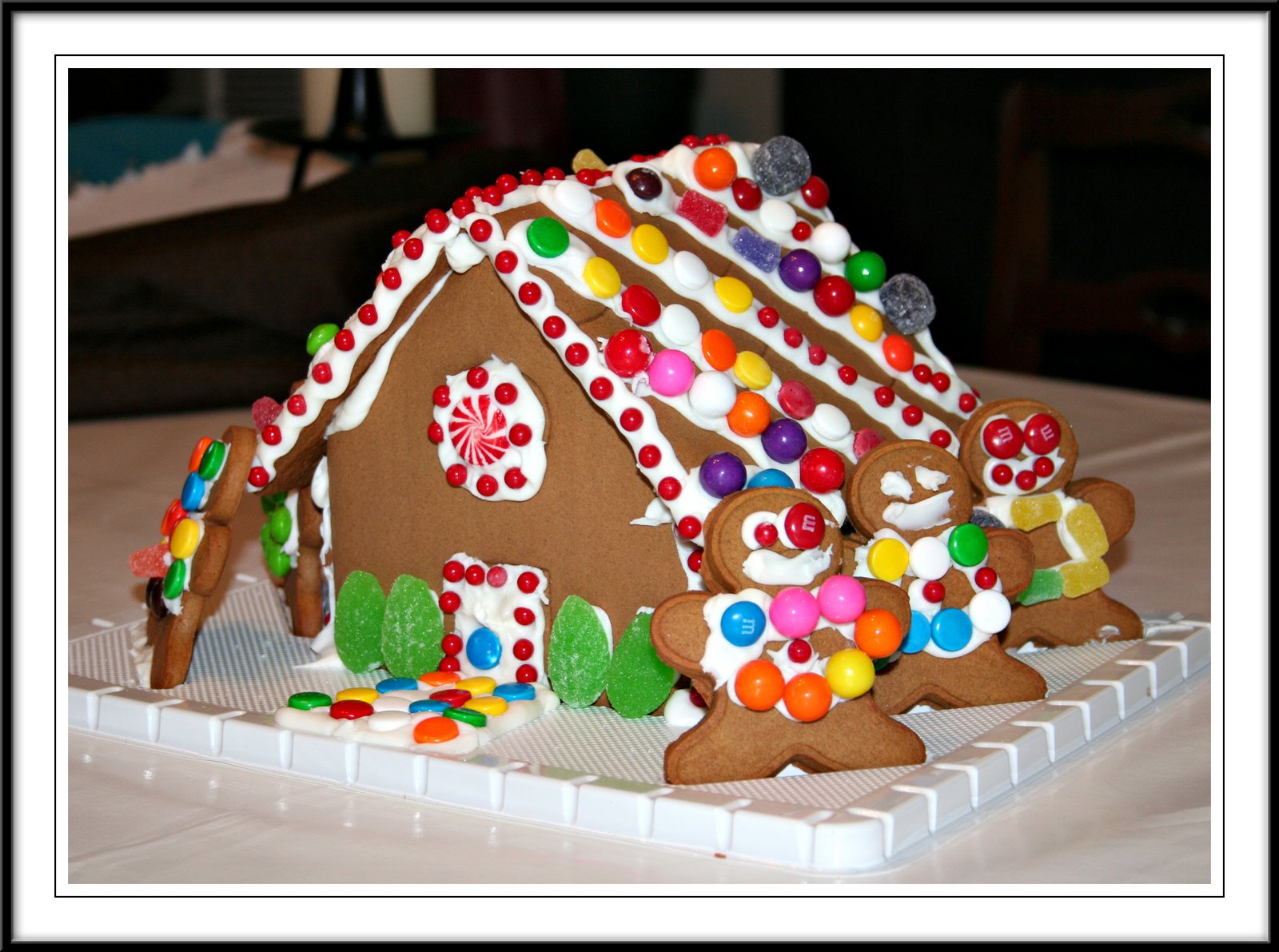 [Day+272+Gingerbread+House.jpg]