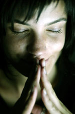 [praying_woman150.jpg]