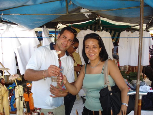 [En+el+mercado+artesanal+La+Habana+Vieja.JPG]