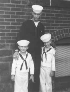 [Bill,+Ian,+Paul+in+sailor+suits.jpg]
