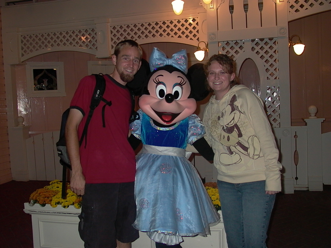 [Disneyland2007Minnie-785571.JPG]