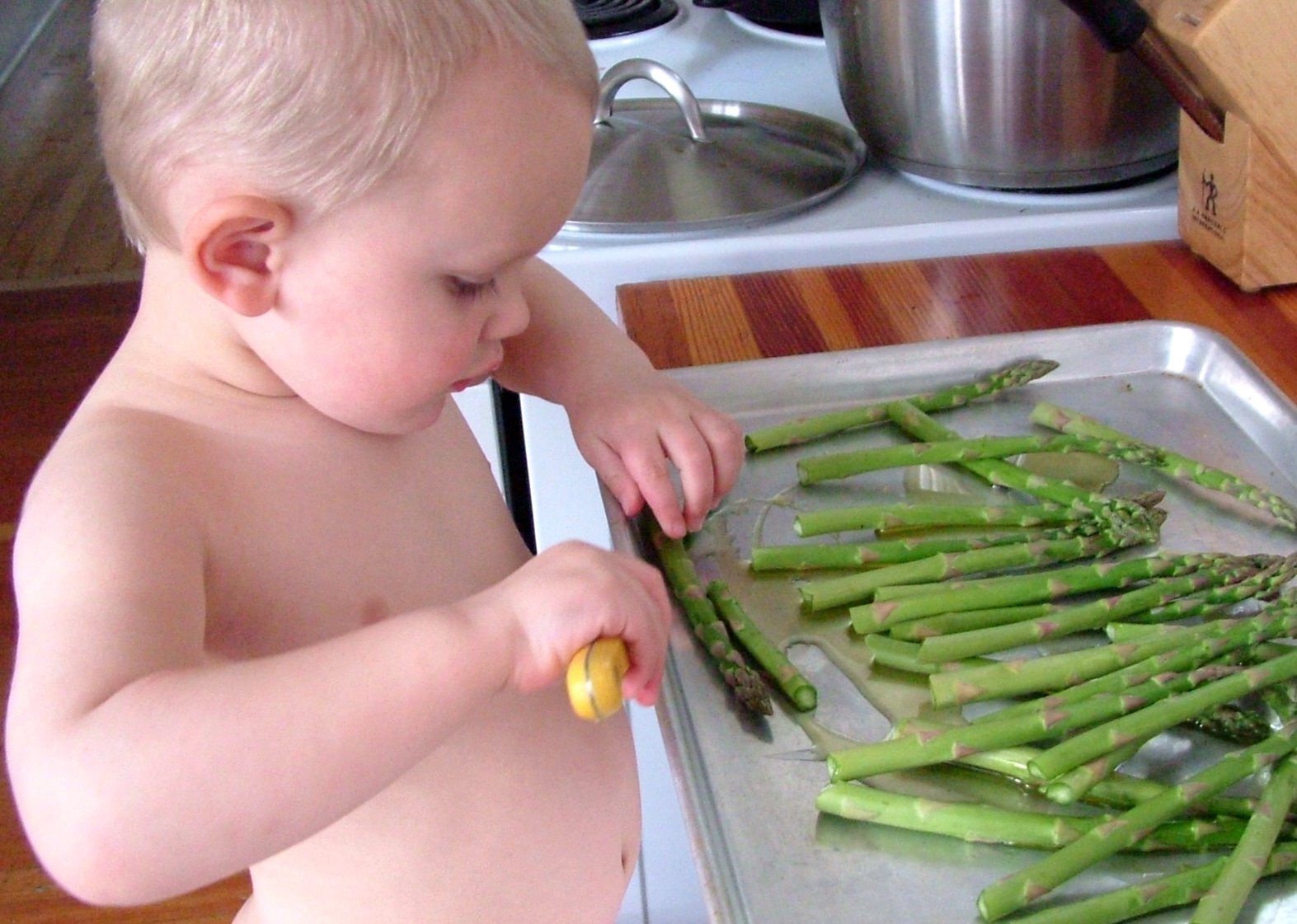 [Prepping_asparagus.jpg]