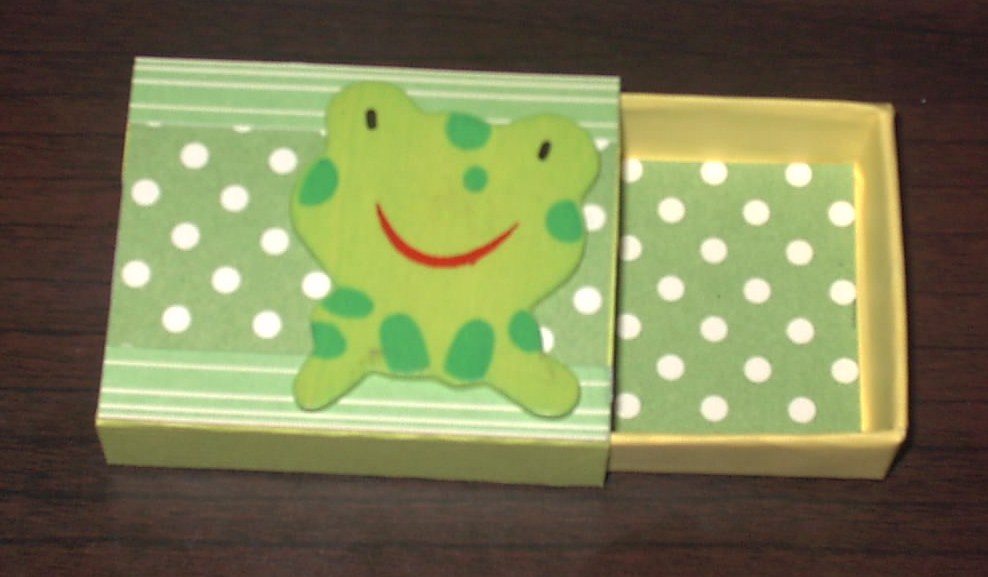 [Green+Froggy+Altered+Matchbox.JPG]
