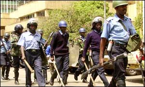[kenya_police300.jpg]