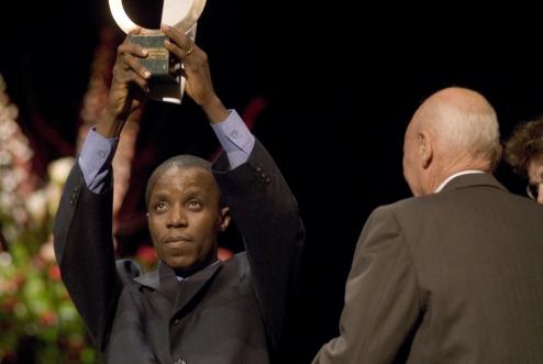 [14-Silas Siakor accepting the Goldman Prize in San Francisco.preview]