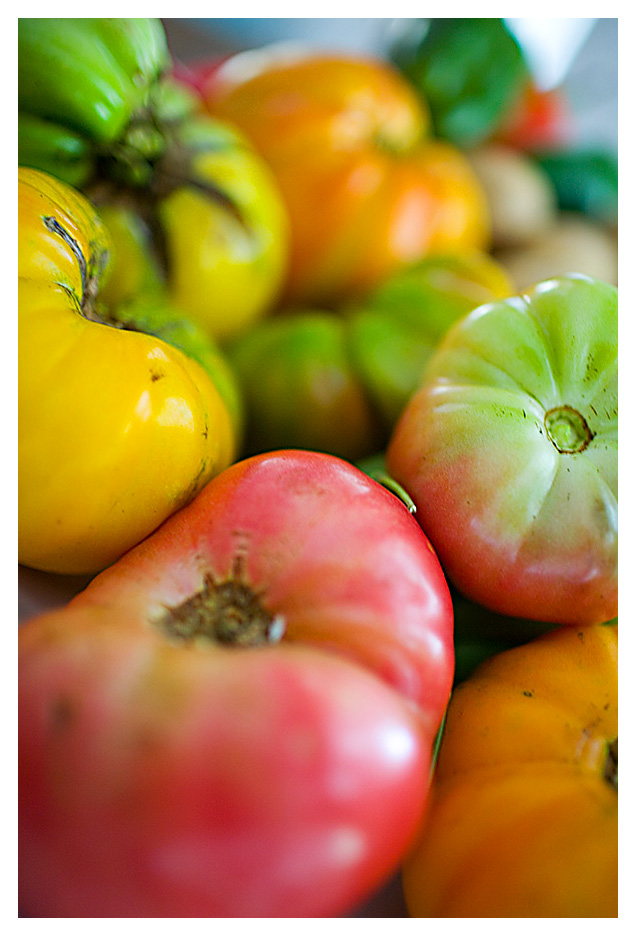 [heirloom+tomatoes.jpg]