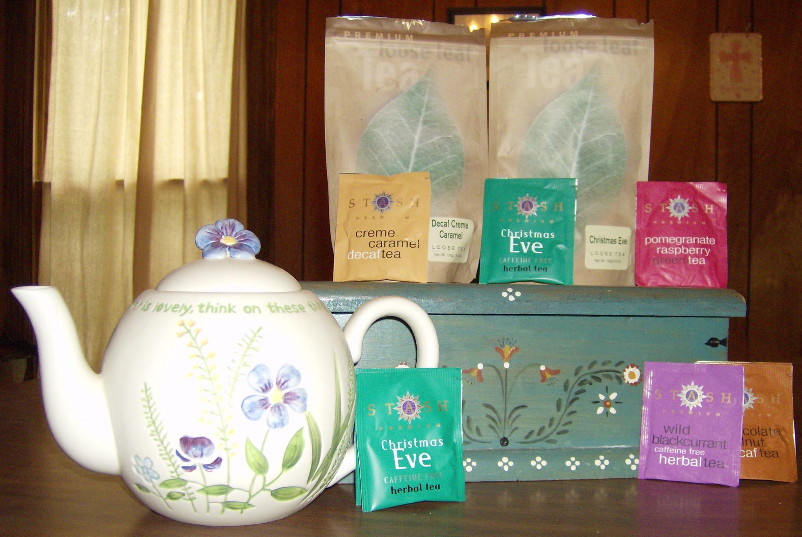 [Stash+tea+teapot+and+tea+box.jpg]