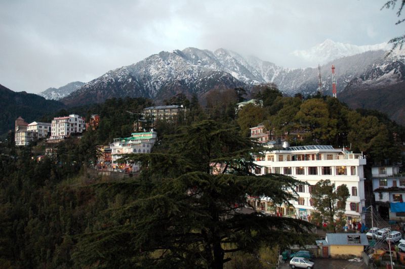 [800px-Dharamsala_View.JPG]