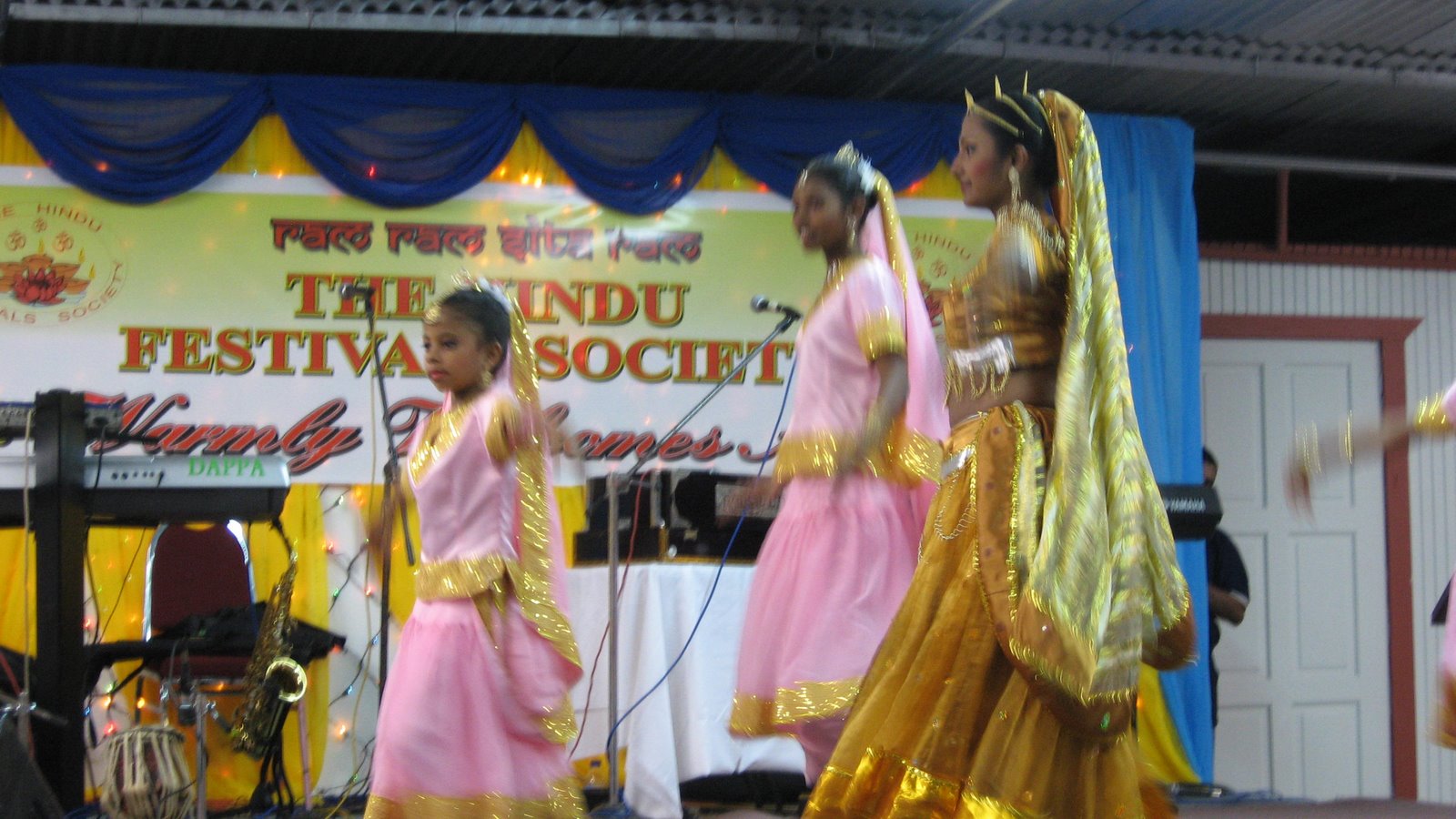 [Hindu+Festivals+Society+April+2008+044.jpg]