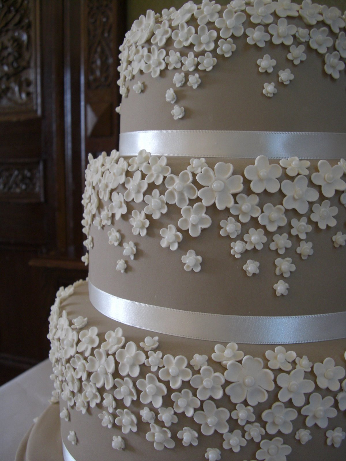 [Sarah+&+Anthony's+Wedding+Cake+032.jpg]
