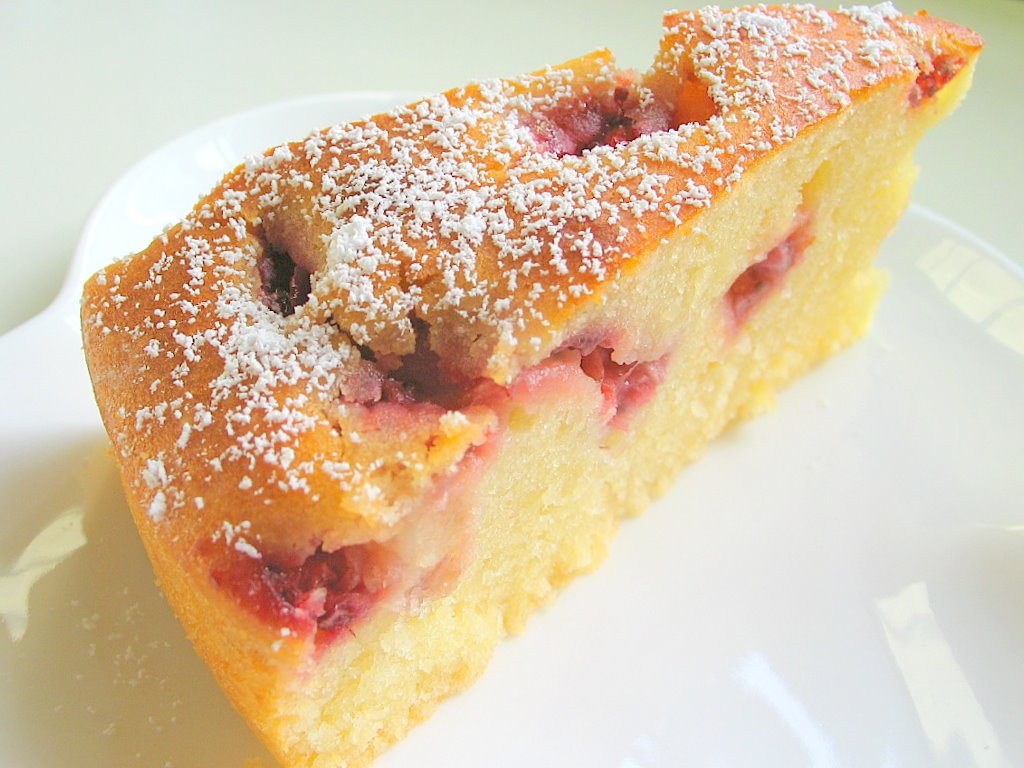 [strawberry+yogurt+cake1.jpg]