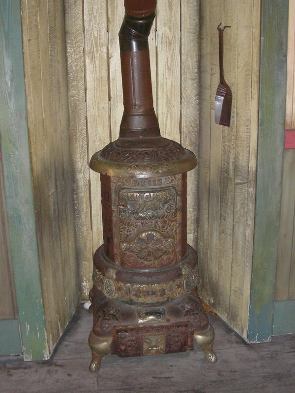 [dlr-front-stove.jpg]