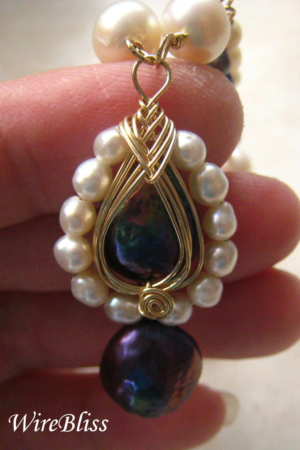 wire wrapped checkered pearl necklace and pipa pendant (reverse usage)
