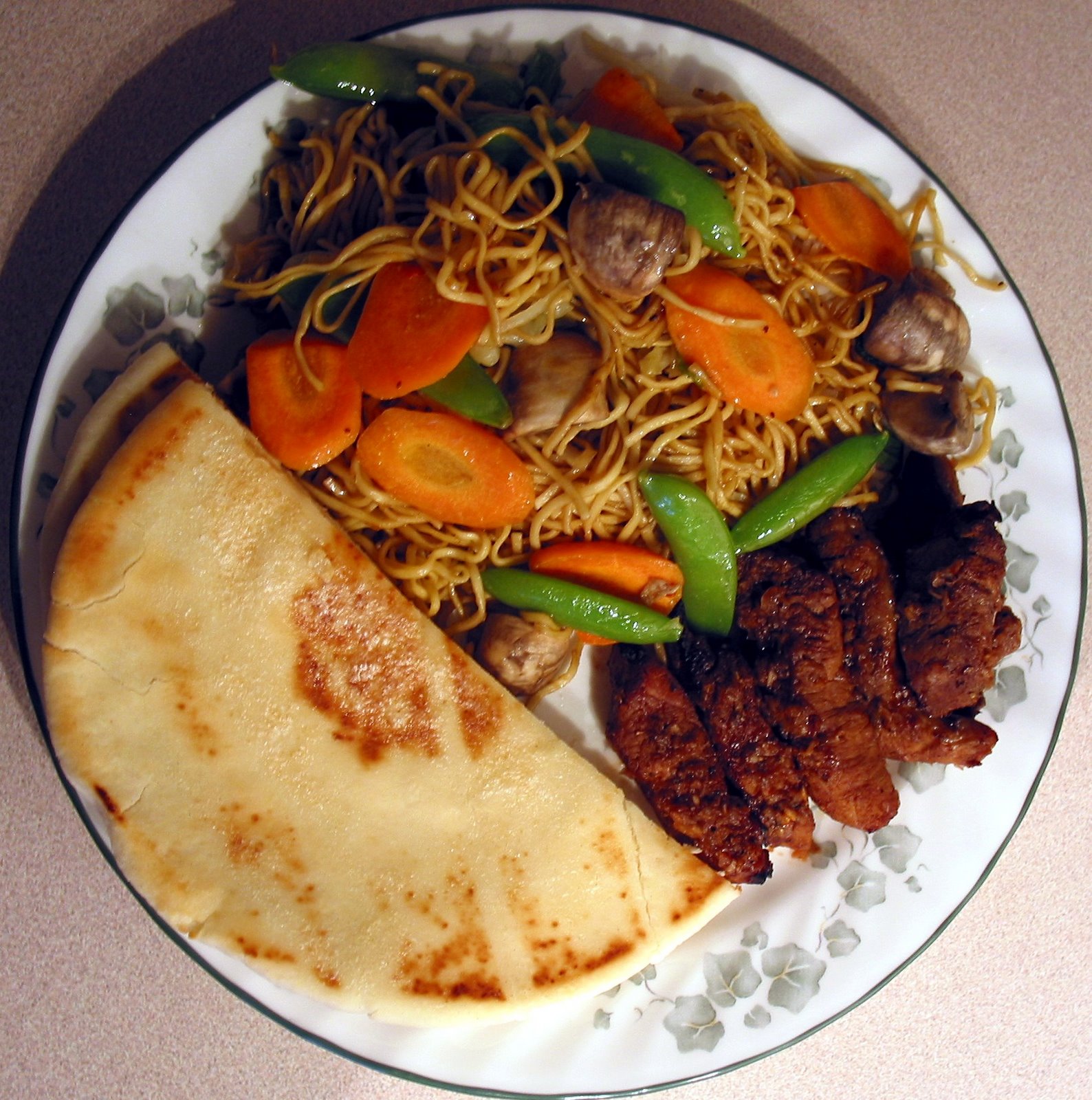[BBQ+Pork+Naan+Chow+Mein.JPG]
