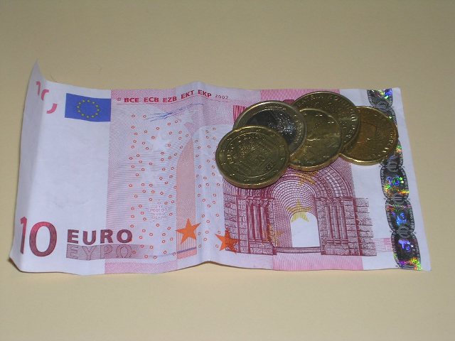 [euros.JPG]