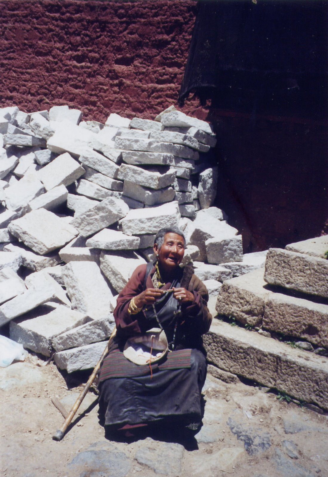 [Tsurphu+Monastery+woman.jpg]