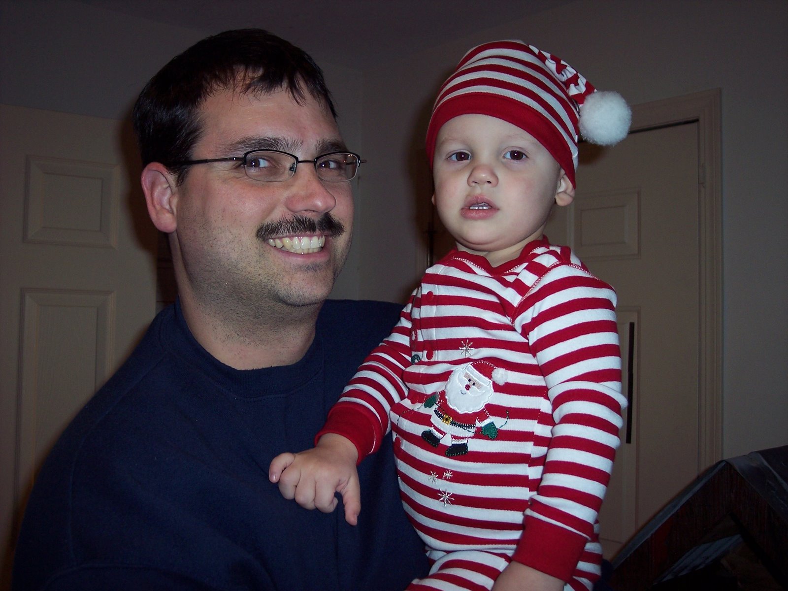 [xmas+outfit+with+daddy.JPG]