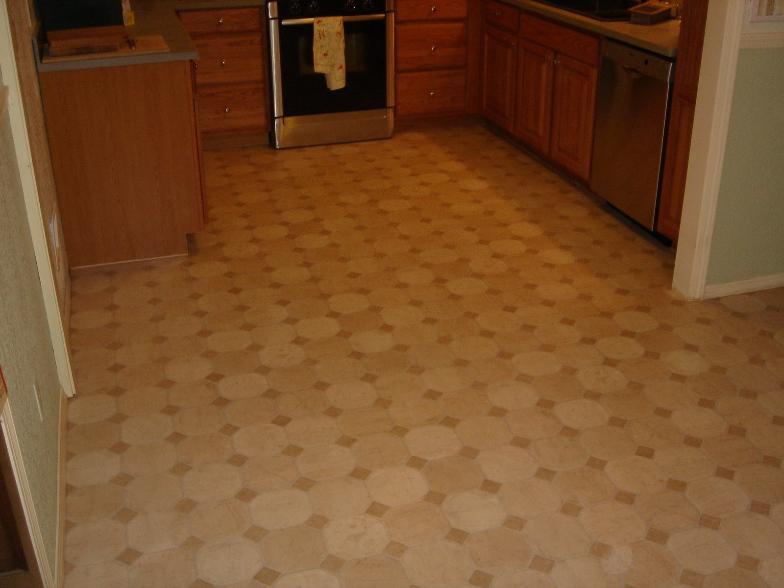 [New+Kitchen+floor+001.jpg]