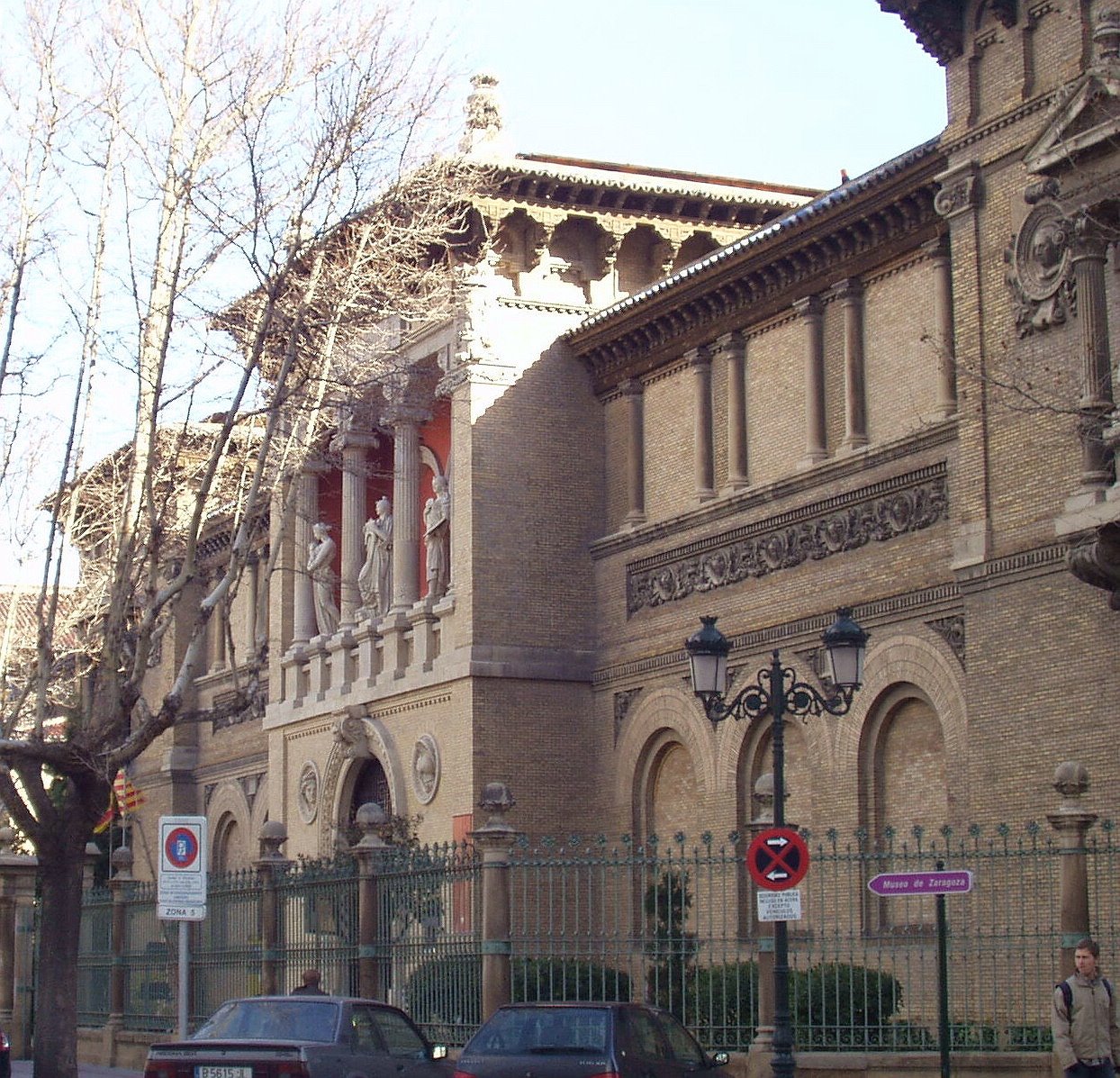 [Museo_Zaragoza2.jpg]