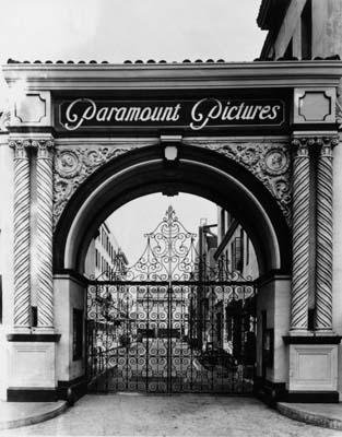 [Paramount_Gates_1954.jpg]