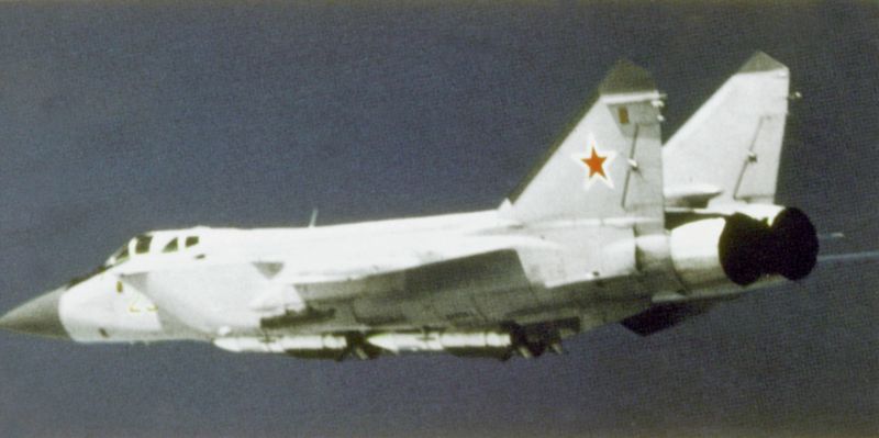[800px-MiG-31_in_flight.jpg]
