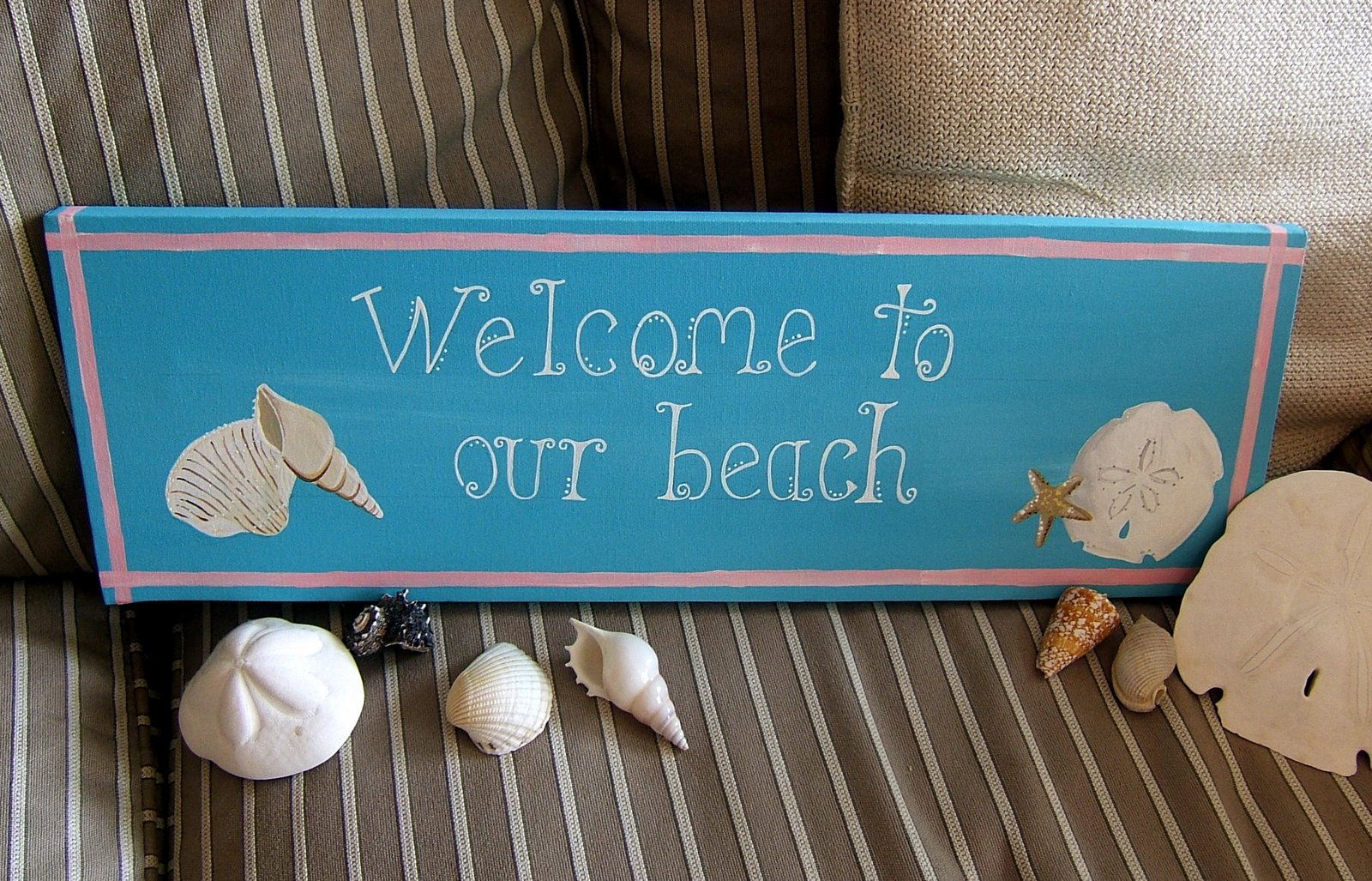 [beach+welcome.JPG]