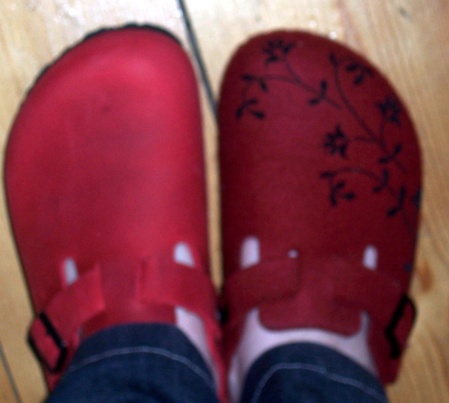 [red+shoes.jpg]