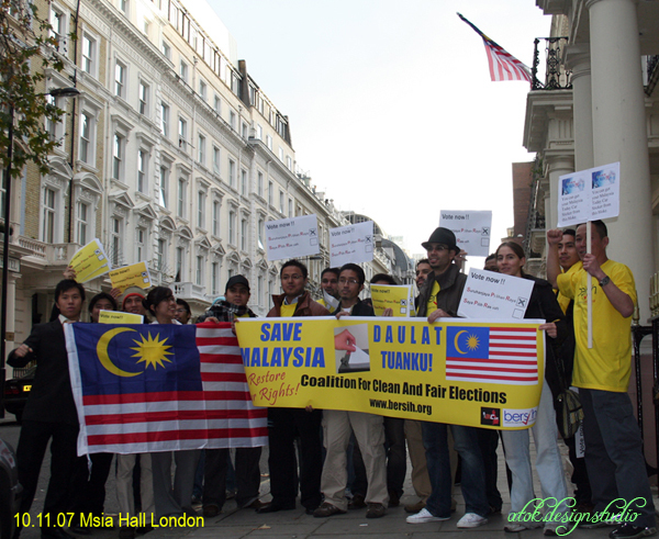 [071110-Bersih-in-London.jpg]