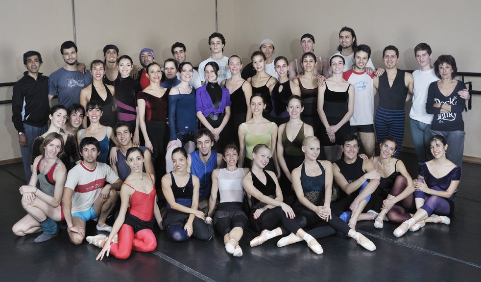 [Ballet+Oficial+posando+2008.jpg]