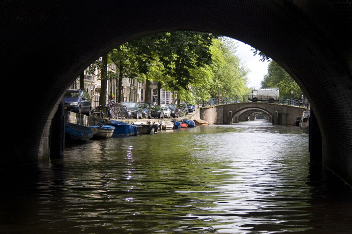 [amsterdam+canal.jpg]