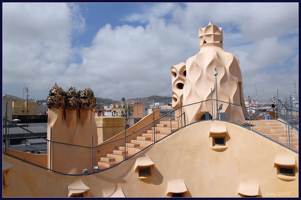 [Terraza+Gaudí+5.jpg]