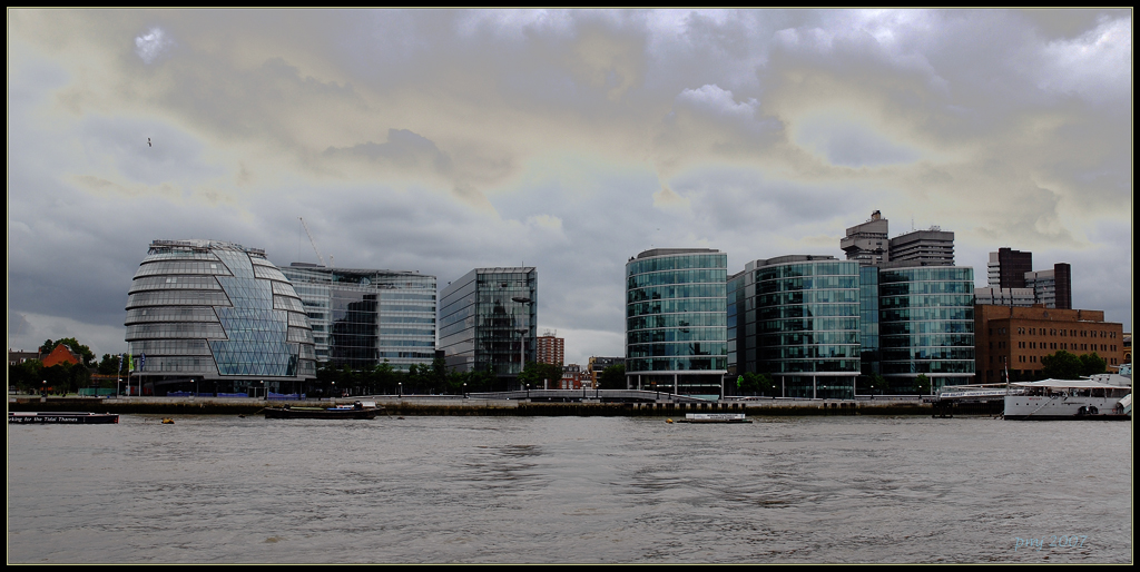 [More+London+Riverside.jpg]