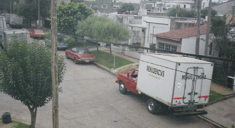[Moron-camionesmataderoenbarrio2.jpg]