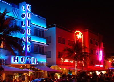 [florida_miami_south_beach_hotels_night_l.jpg]