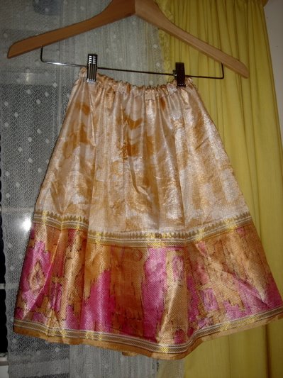 [skirt.JPG]