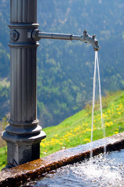 [250px-Fresh_water_fountain.jpg]