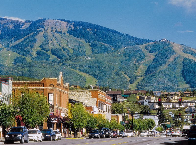[steamboat-springs-overview-downtown-mountain-view-full.jpg]