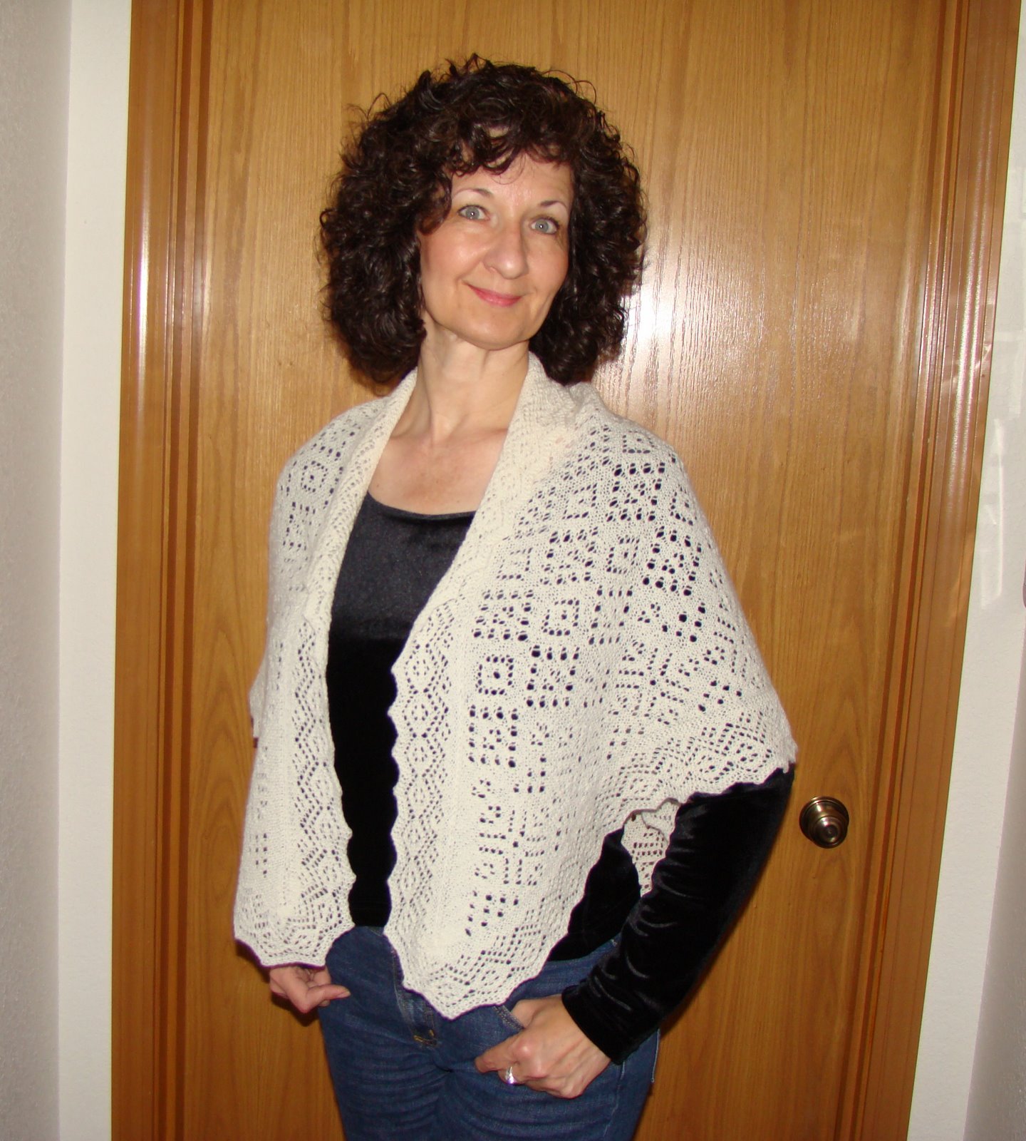 [Me+and+my+shawl+from+front+cropped.jpg]