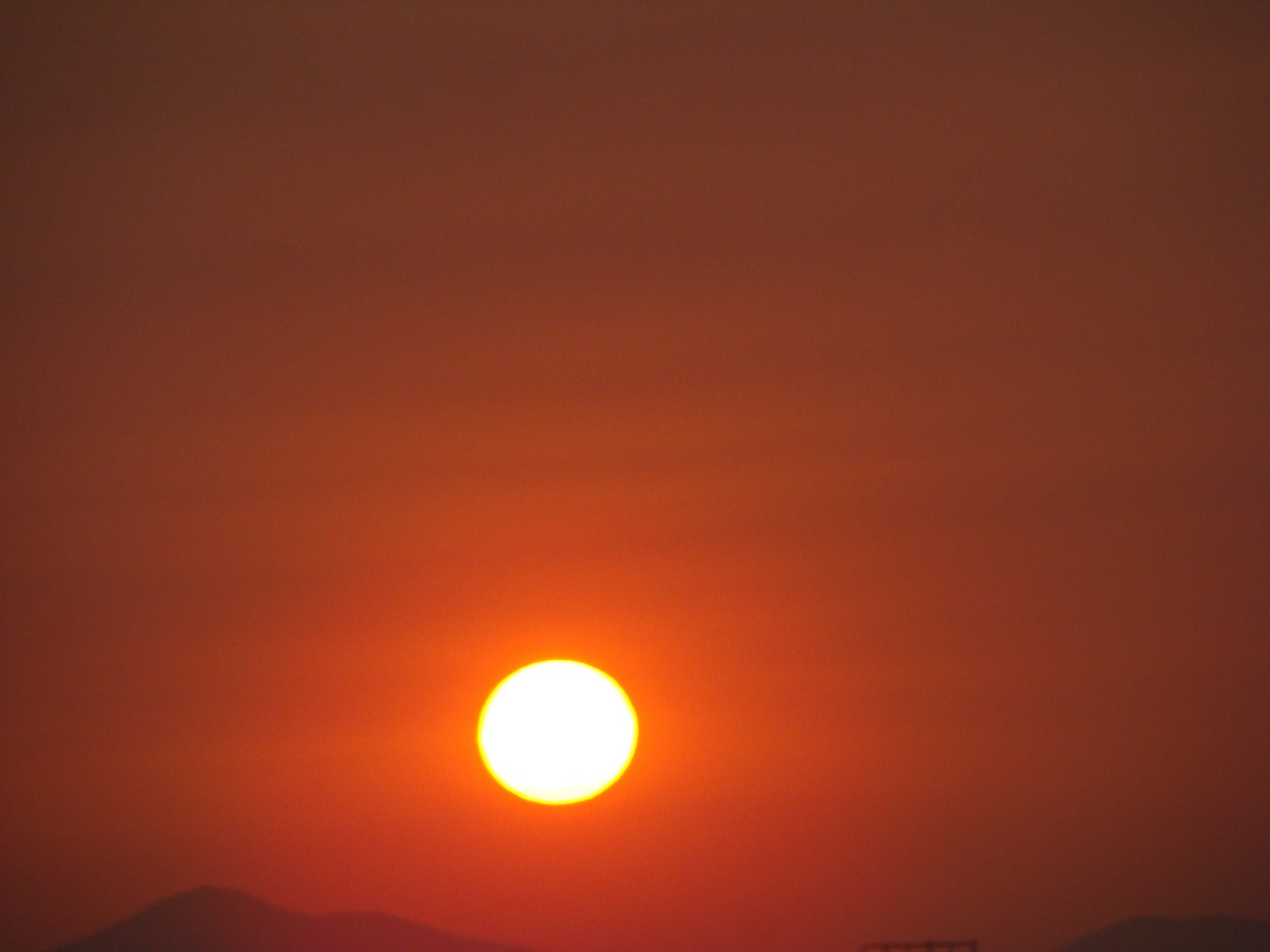 [Sunset+zoomed+in.jpg]