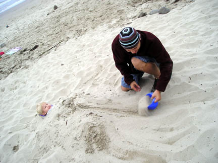 [Dig+me+in+the+sand+papa.jpg]
