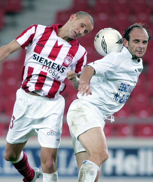 [2004-2005,+Ι.Ρέζιτς,+Λ.Πέτκοβιτς+(ΟΛΥΜΠΙΑΚΟΣ-ΚΑΛΛΙΘΕΑ+1-0).jpg]