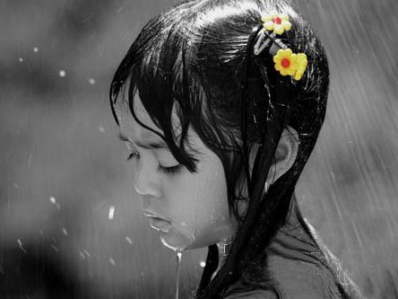 [girl_in_the_rain.jpg]