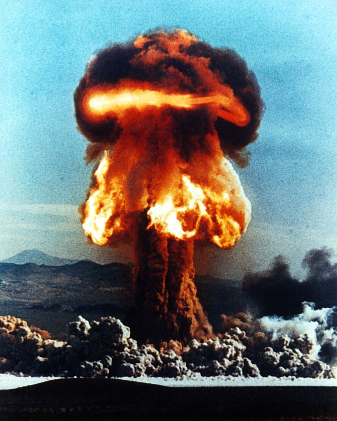 [nuclear%20explosion.jpg]