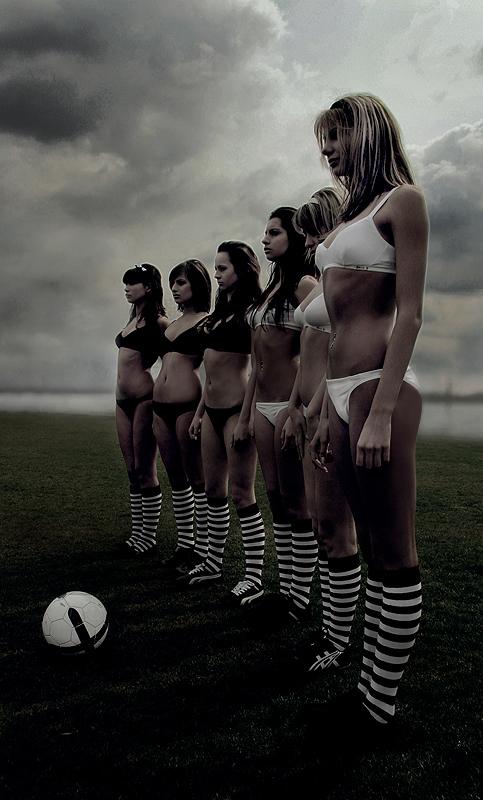 [football+girls.jpg]
