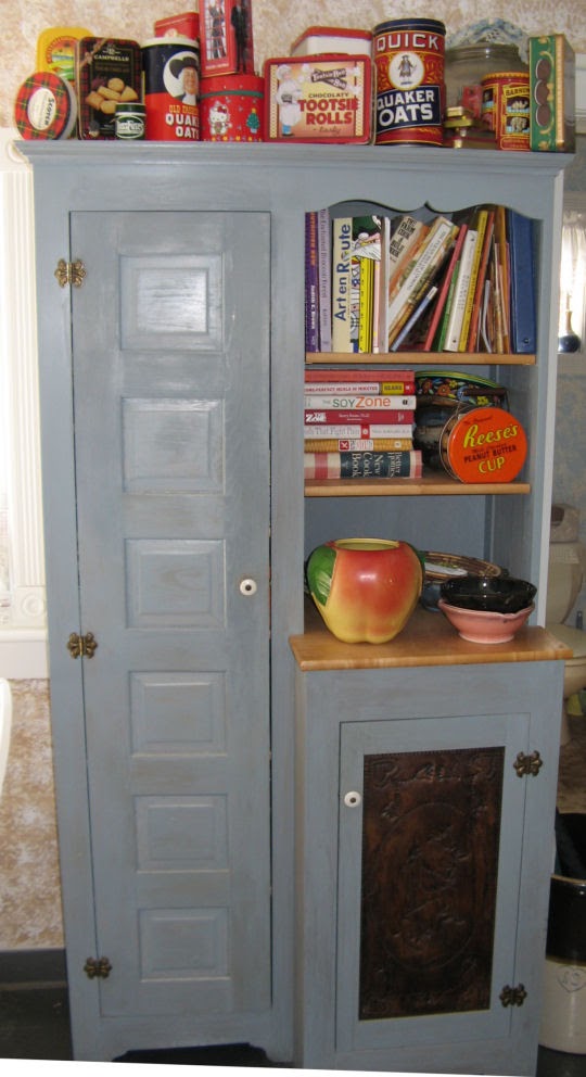 [blue+cupboard]