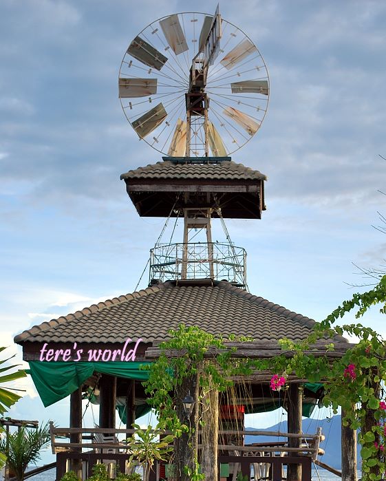 [WS-Felis-Davao-windmill-DSC_0779.JPG]