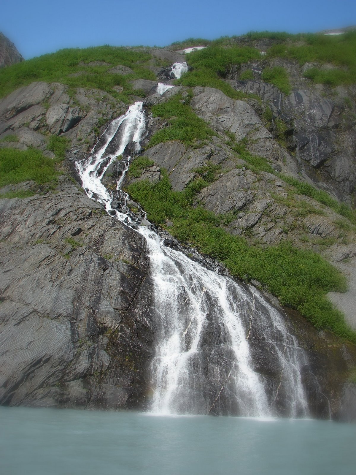 [waterfall+on+the+way+to+the+Portage+Glacier.JPG]