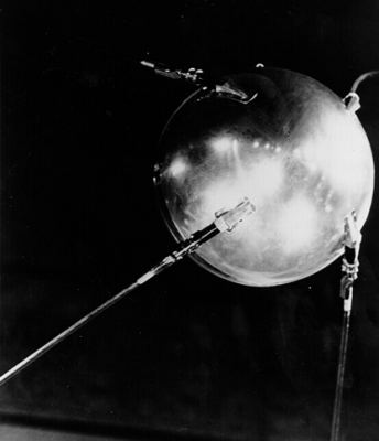 La IAF conmemora el 50 aniversario del lanzamiento del Sputnik 1