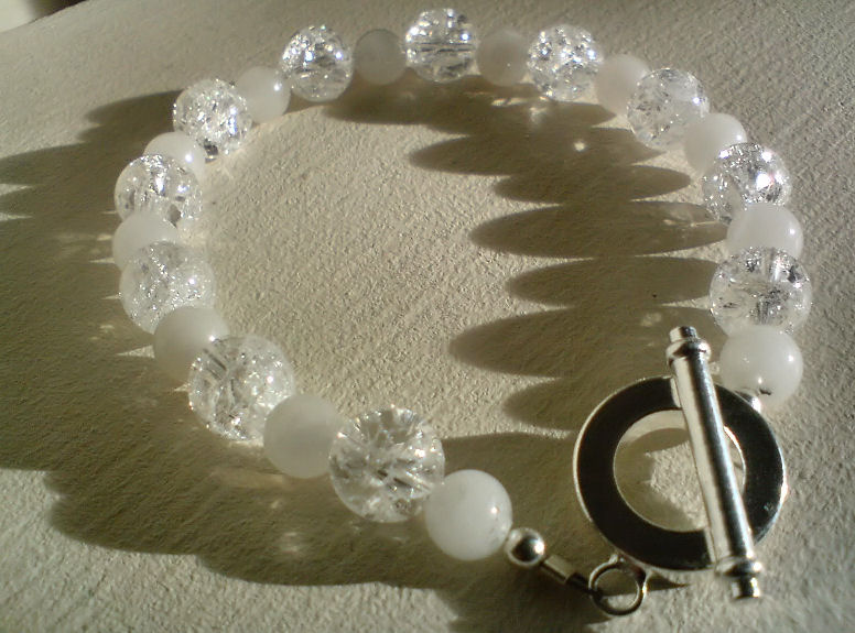 [snowflake+quartz+and+white+onyx+bracelet1.jpg]