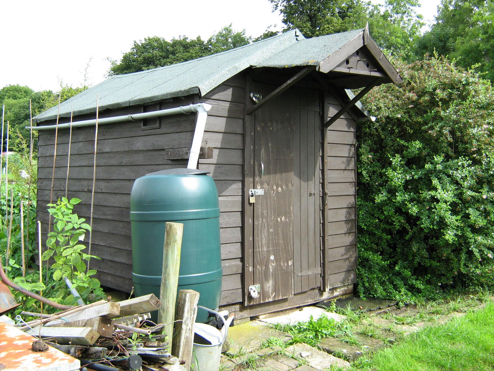 [Shed+with+Porch.jpg]